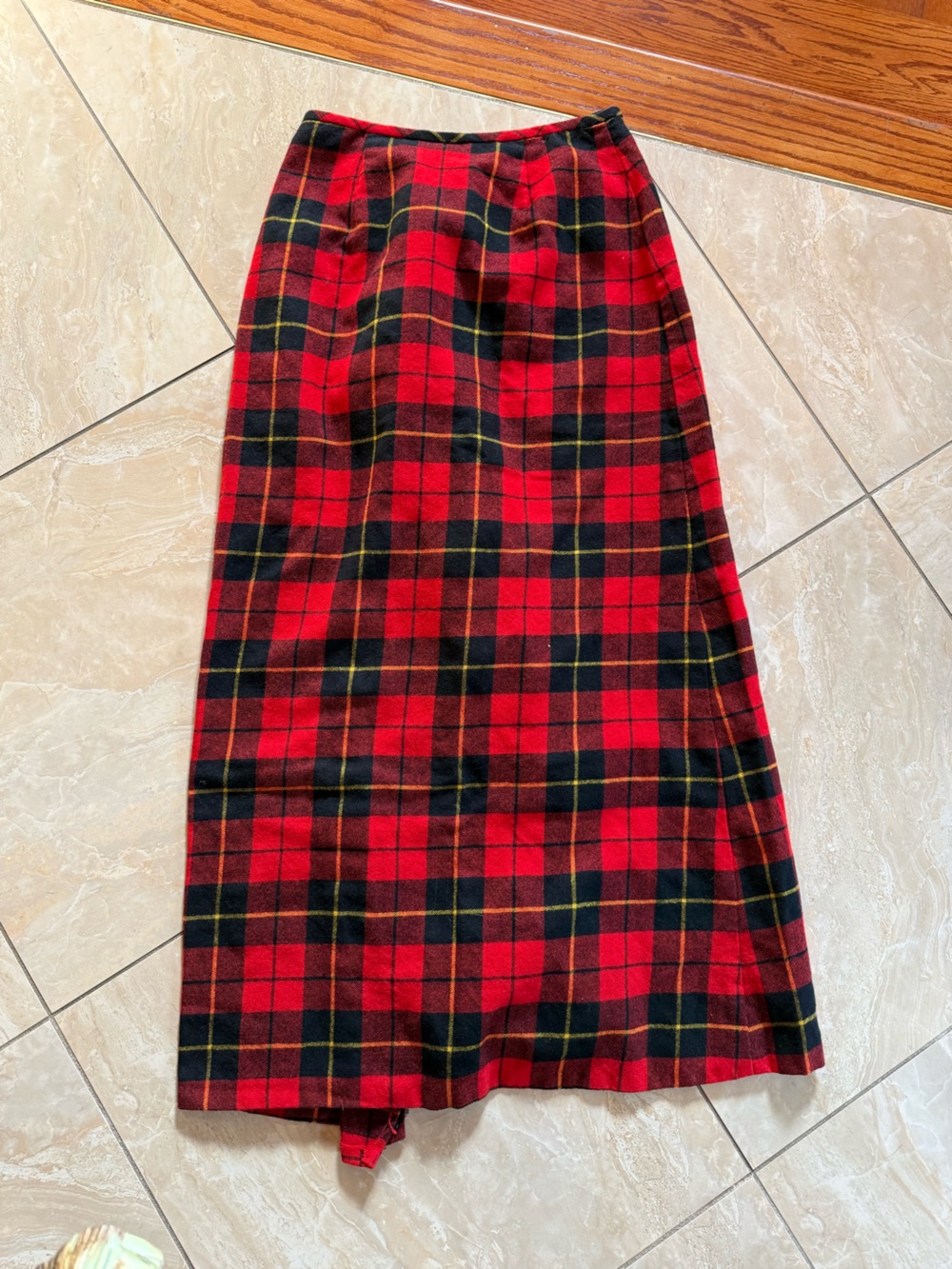 Ralph Lauren wool Red, Black & Yellow Plaid Midi Wrap Skirt sz 4 - Picture 5 of 5